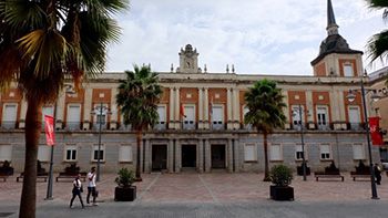 Quien emite el Certificado de Servicios Prestados.