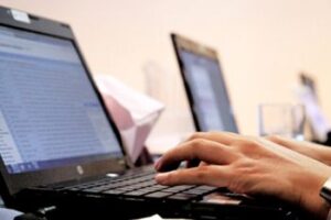Como se hace por internet CURP NR