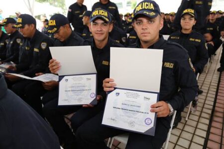 policia condecorado