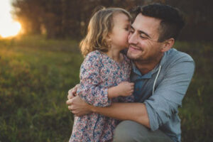 Con un padre salir del pais con menores